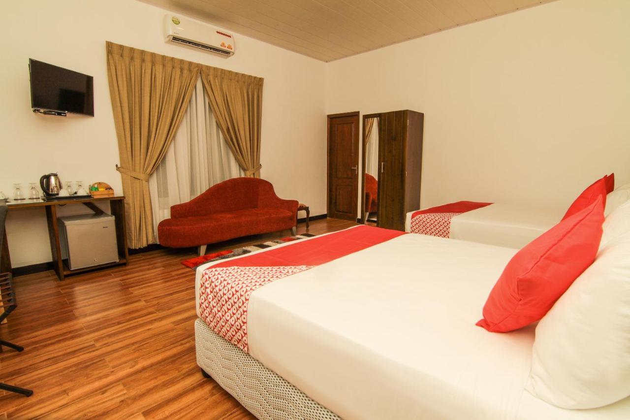 Clove Transit Hotel Kotugoda Exterior foto